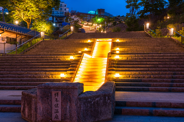 夜の石段街