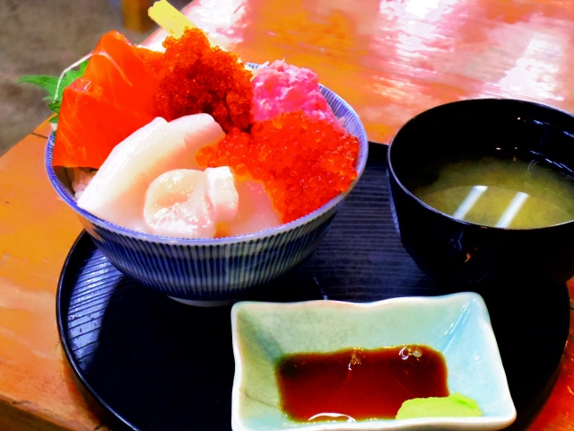 海鮮丼