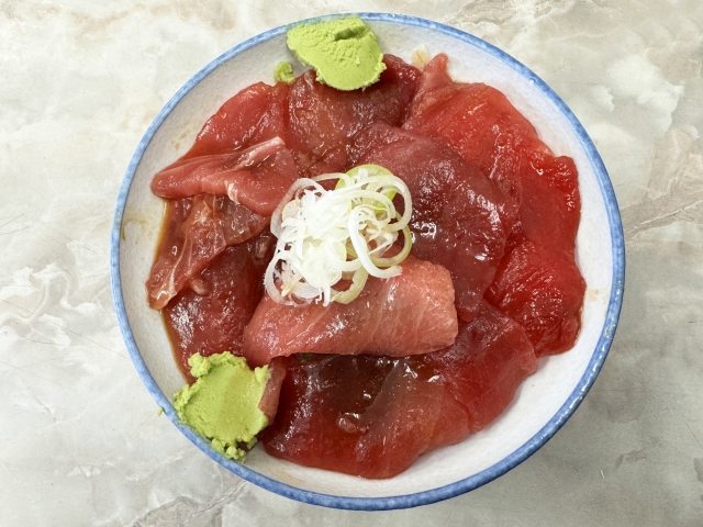 マグロの漬け丼